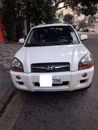 HYUNDAI TUCSON 2.0 MPFI GLS 16V 143CV 2WD FLEX 4P AUTOMÁTICO HYUNDAI TUCSON 2.0 MPFI GLS 16V 143CV 2WD FLEX 4P AUTOMÁTICO